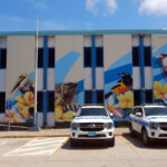 Mural na budynku policji
